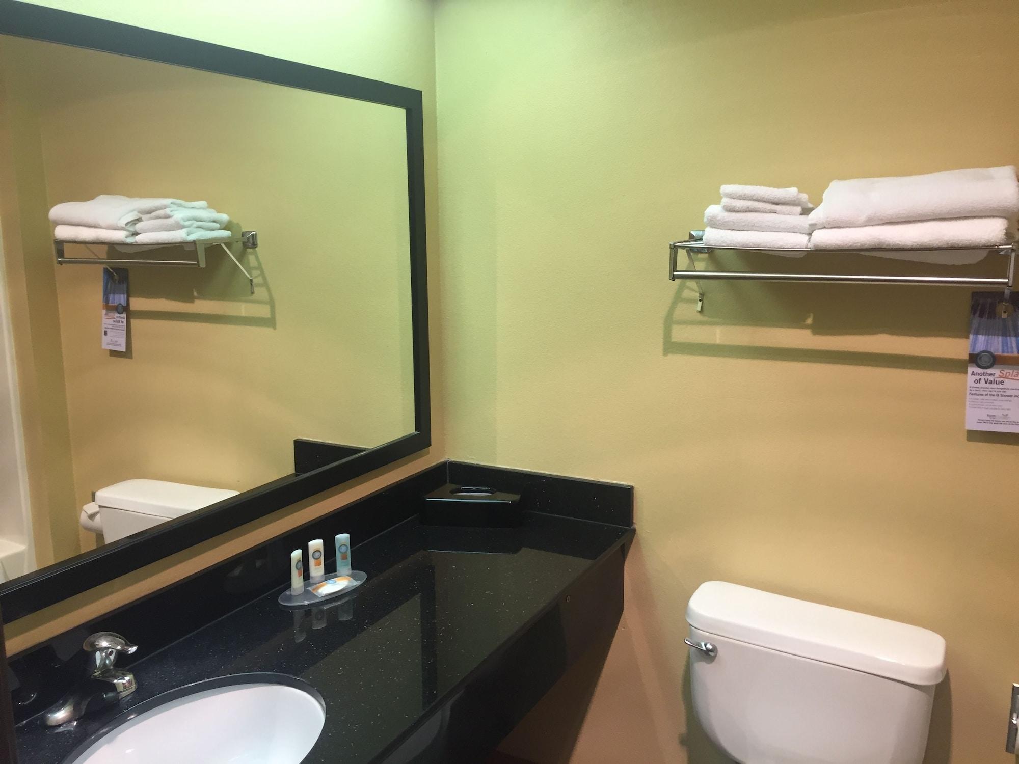 Quality Inn & Suites Lenexa Kansas City Ngoại thất bức ảnh