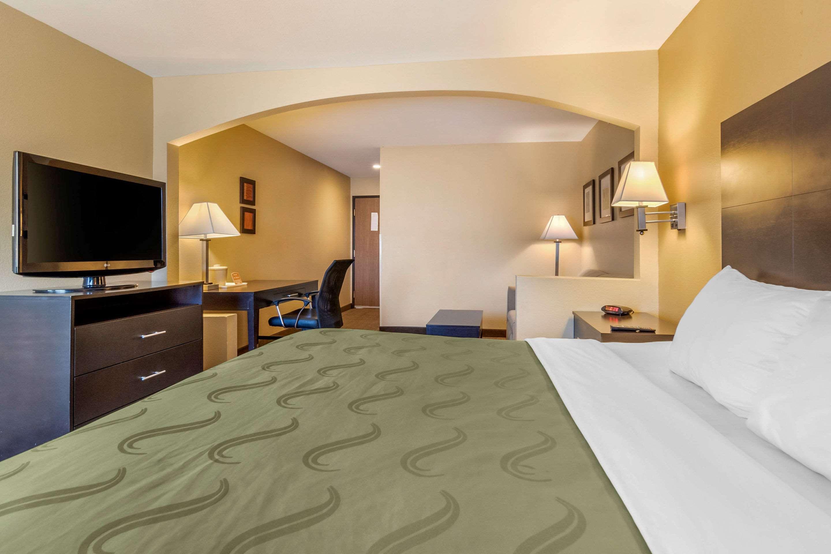 Quality Inn & Suites Lenexa Kansas City Ngoại thất bức ảnh