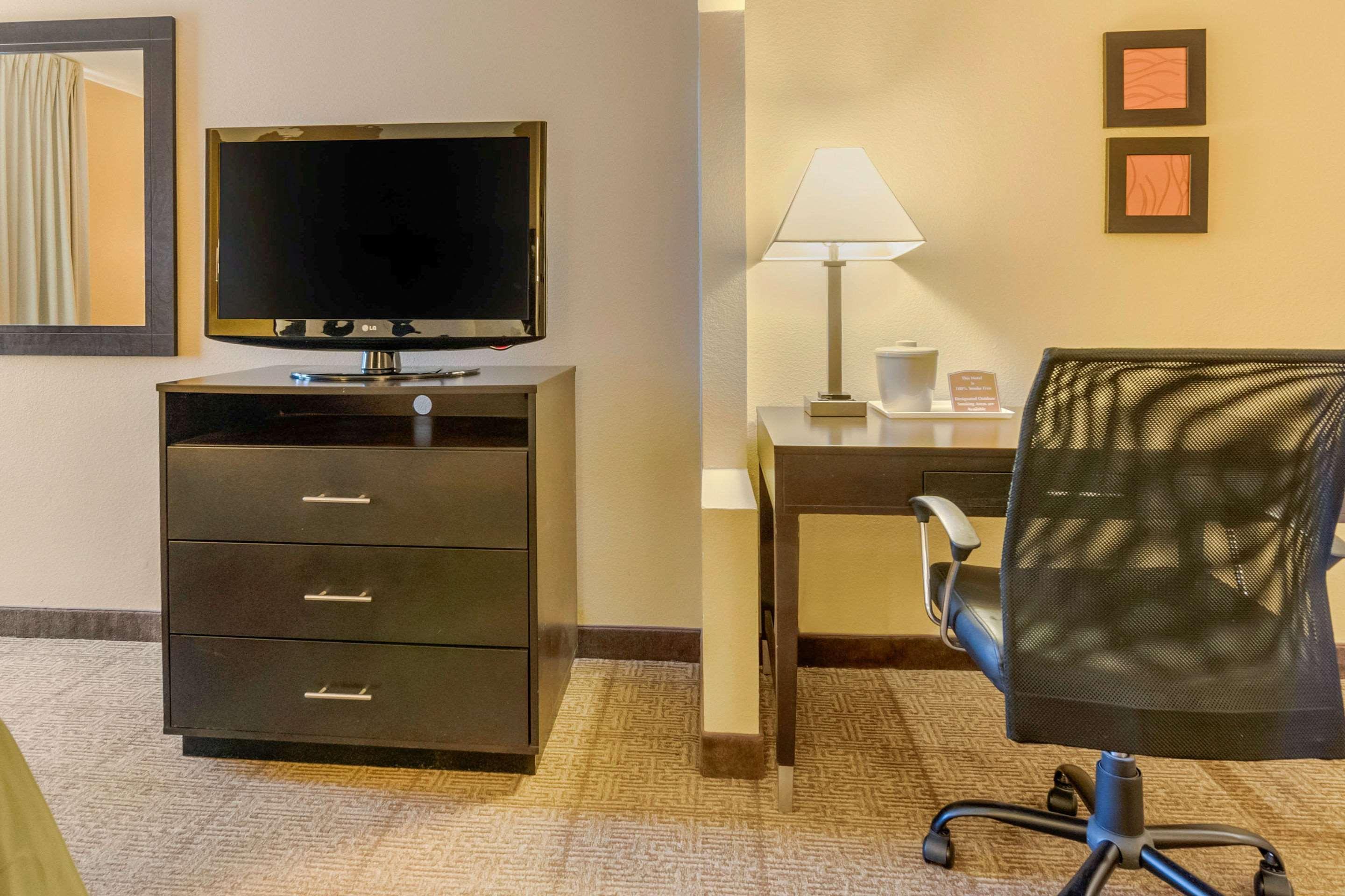 Quality Inn & Suites Lenexa Kansas City Ngoại thất bức ảnh