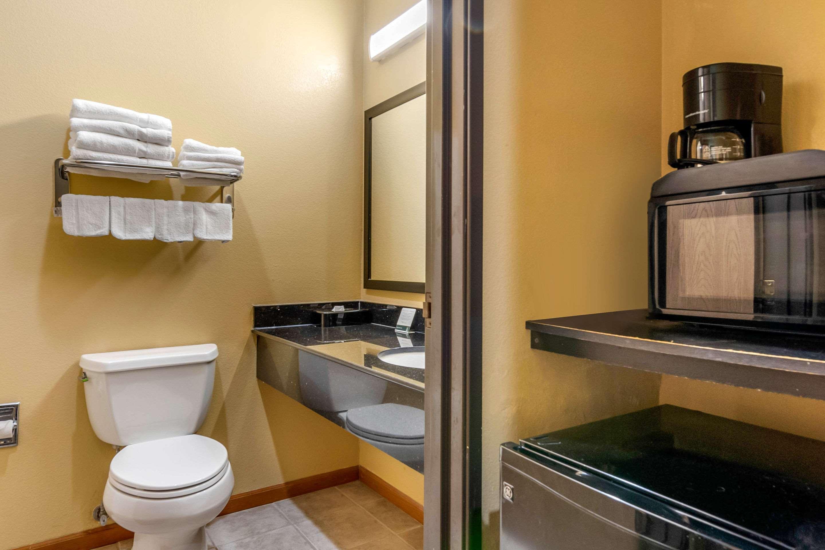 Quality Inn & Suites Lenexa Kansas City Ngoại thất bức ảnh