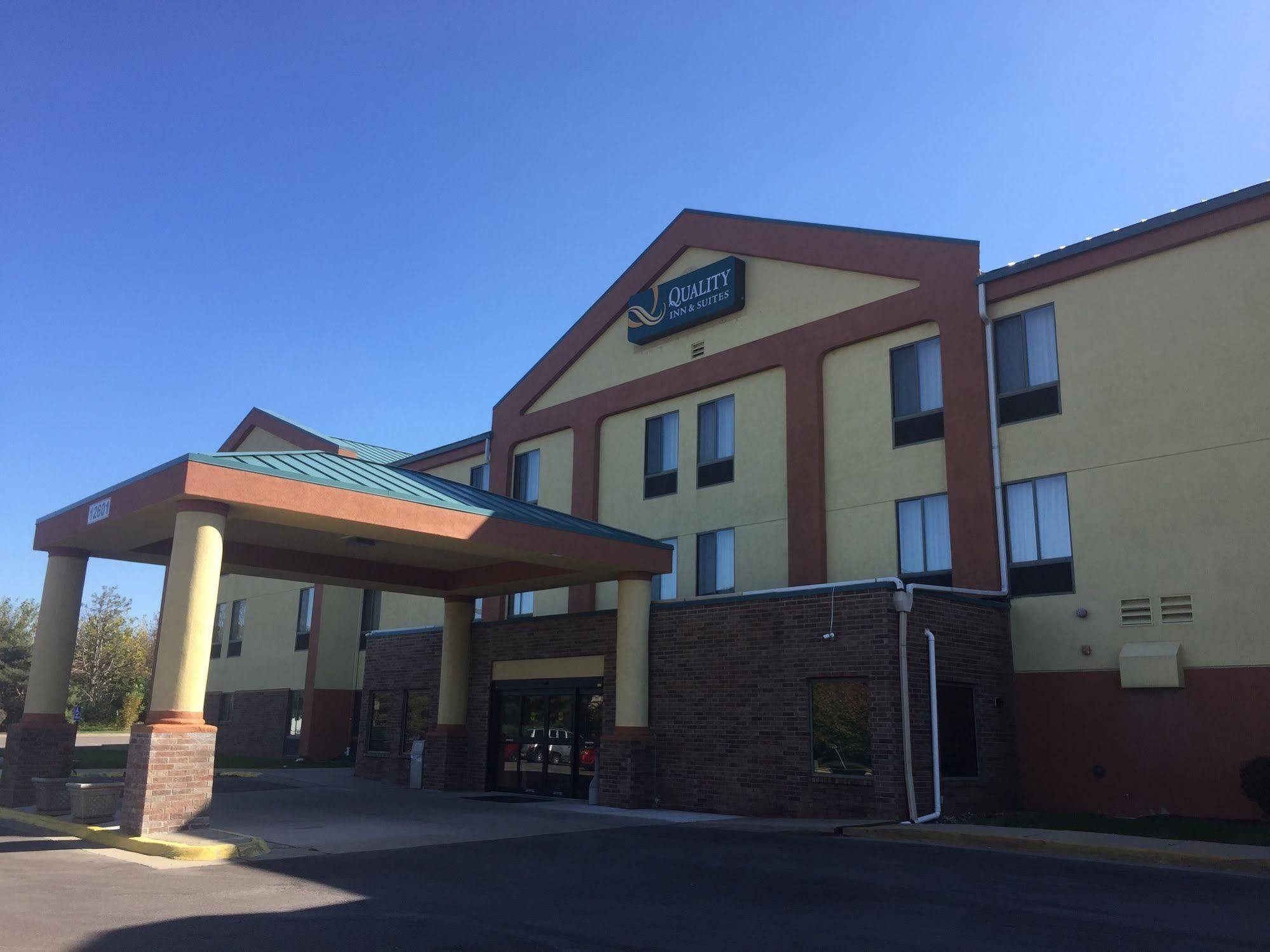 Quality Inn & Suites Lenexa Kansas City Ngoại thất bức ảnh